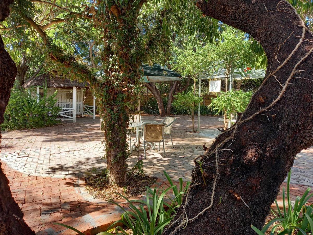 Avondrust Guest House Graaff-Reinet Exterior foto